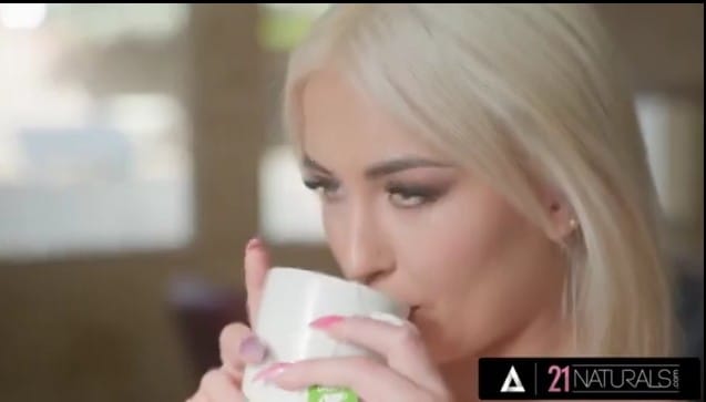 Viral 2025 Jepang Janda Cantik Menikmati Pisang Pria Kuat